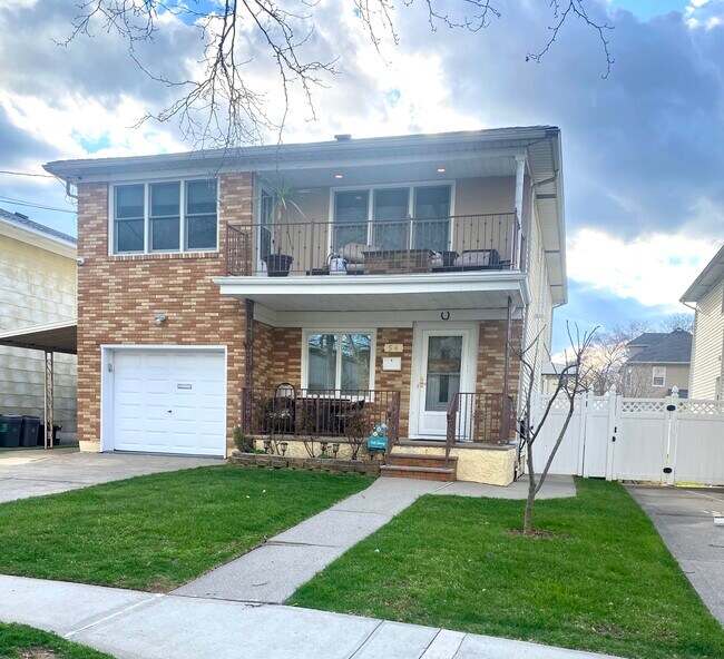 54 Livermore Ave 54 Livermore Ave Staten Island NY 10302 Apartment
