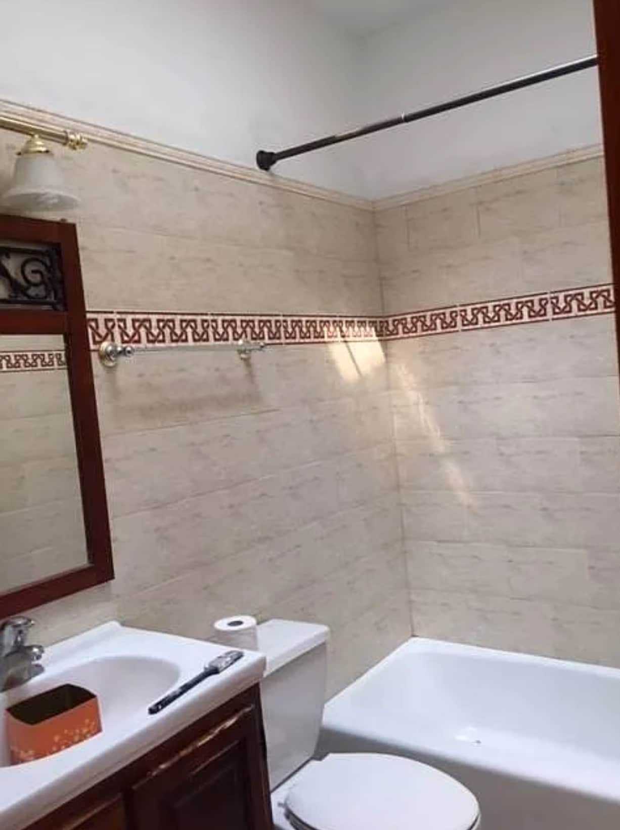 Building Photo - 1322 W 31st Pl