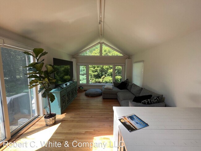 Building Photo - 3 br, 2 bath House - 11 Walker Lane