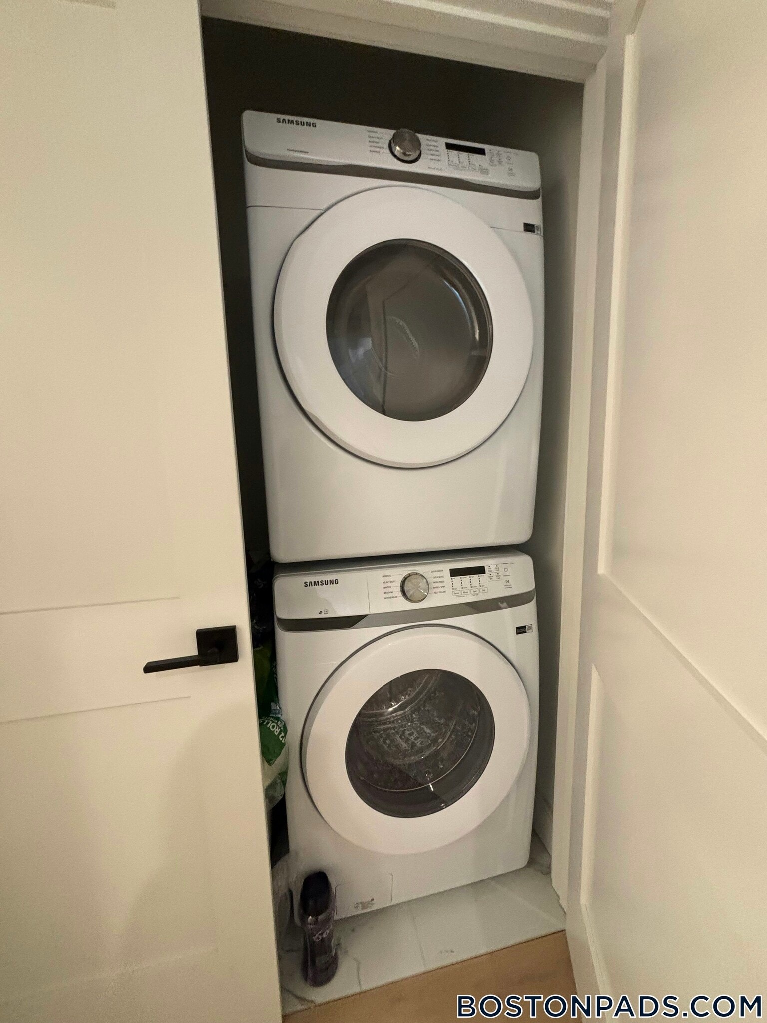 Building Photo - 157 Everett St