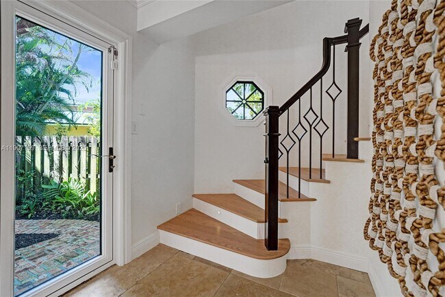 Building Photo - 2035 NE 31st Ave