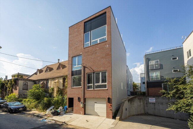 Building Photo - 1514 Master St