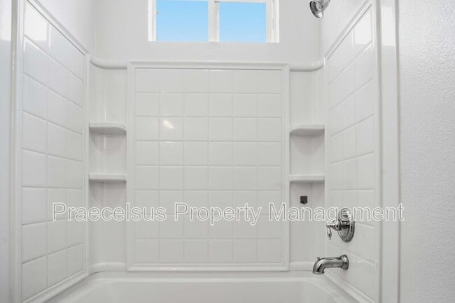 Building Photo - 1608 White Hickory Pl