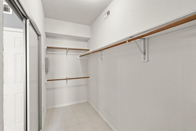 Building Photo - 12819 Orchard Hollow Way