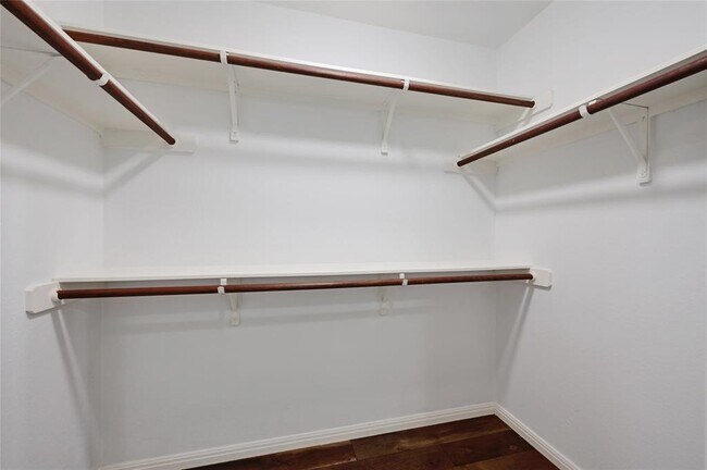 Building Photo - 6909 Bay City Bend