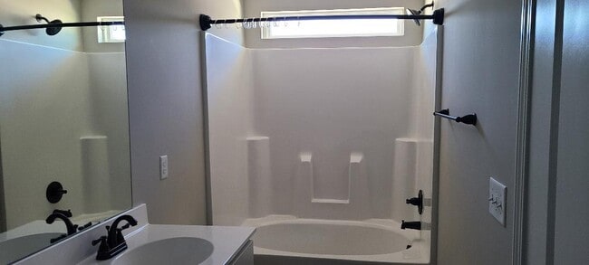 Building Photo - 33 Catalina Cir