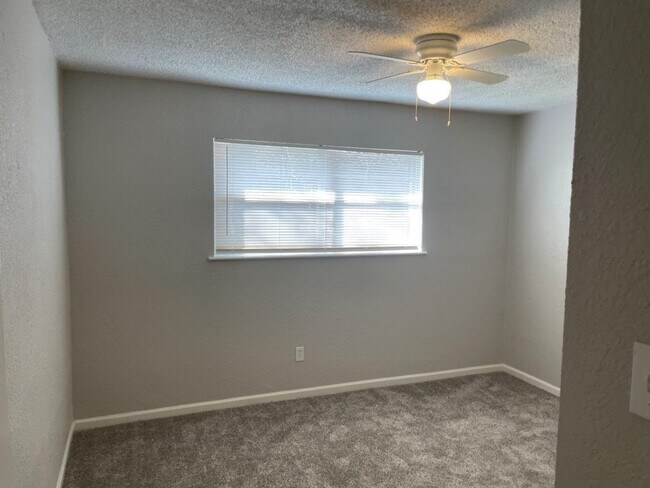 Building Photo - 4914 Fairgreen Ln