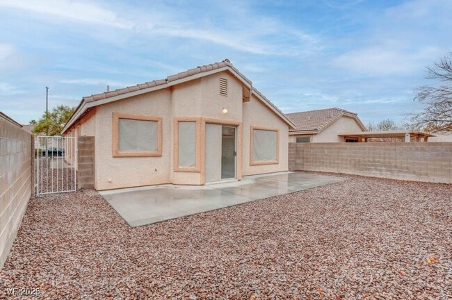 Building Photo - 4899 Lunetto Ave