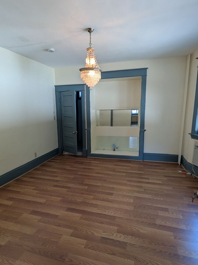 Building Photo - Charming 5-bedroom home in the heart of Hamline–Midway!