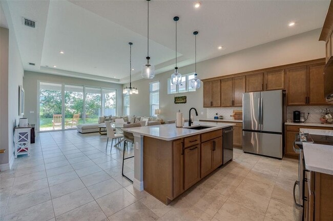 Building Photo - 887 Lk Hl Wy