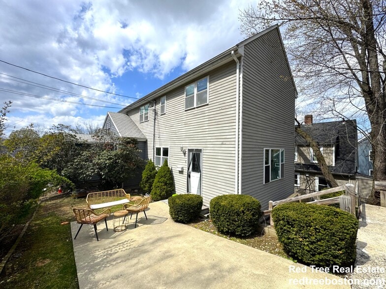 Building Photo - 4 North Crescent Circuit