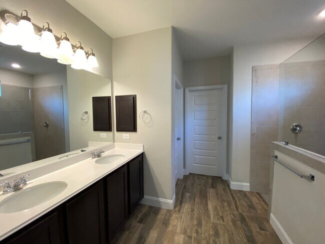 Building Photo - Live Minutes from Historic Gruene and Downtown New Braunfels! 4/3/2 Home in Gruenefield Subdivisi...