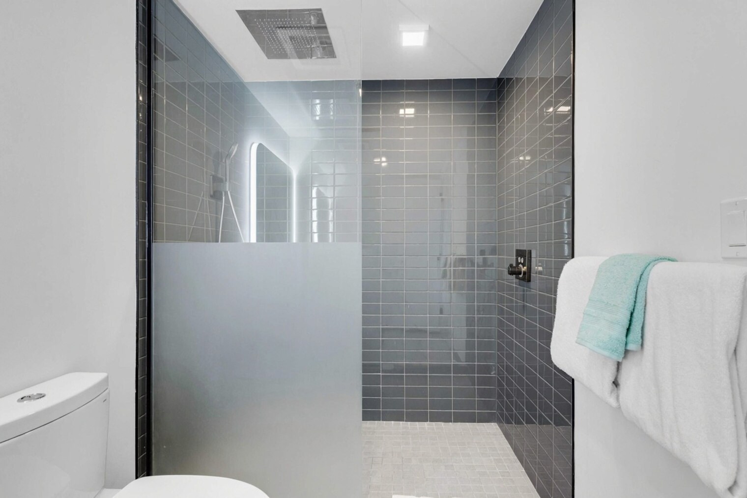 Building Photo - 227 NE 2nd St