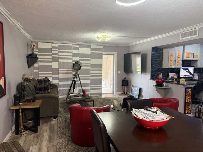 Building Photo - 25 SE 13th St