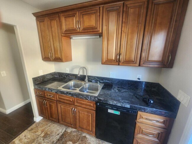 Building Photo - 3448 Cherokee Ave