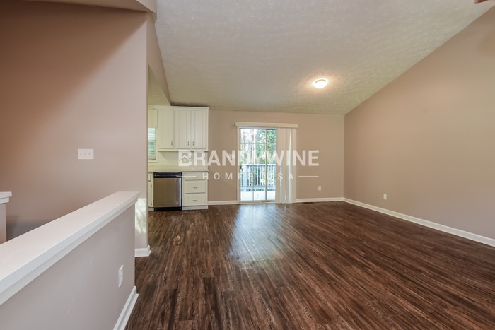 Building Photo - 2681 Meadow Ridge Ct