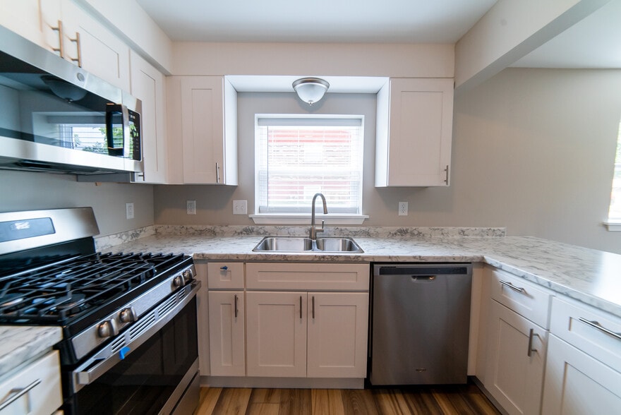 Building Photo - 3906 William Dr