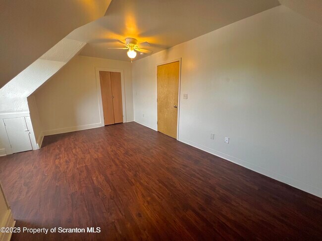 Building Photo - 1930 Boulevard Ave