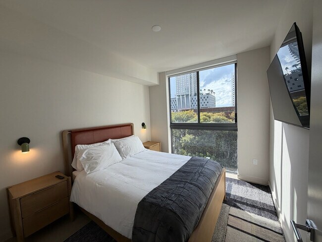 Building Photo - 11 NE 6th St