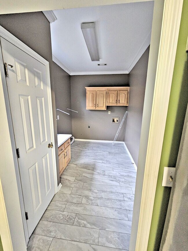 Building Photo - HOUSE FOR RENT - DECATUR SE