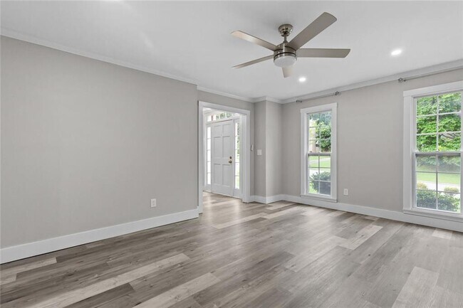 Building Photo - 773 Huntington Way NW