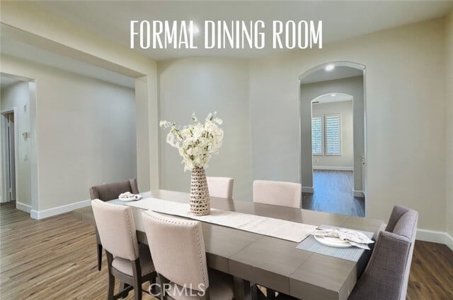 Building Photo - 2566 Pearblossom St