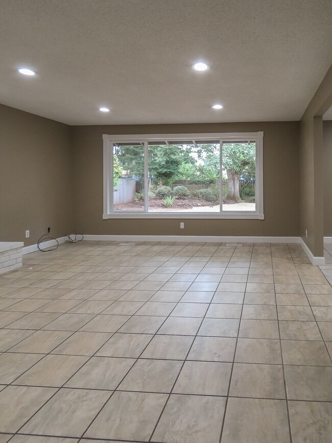 Building Photo - 1244 Marcel Dr