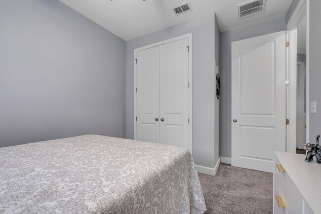 Building Photo - 4354 Bottle Brush Ln