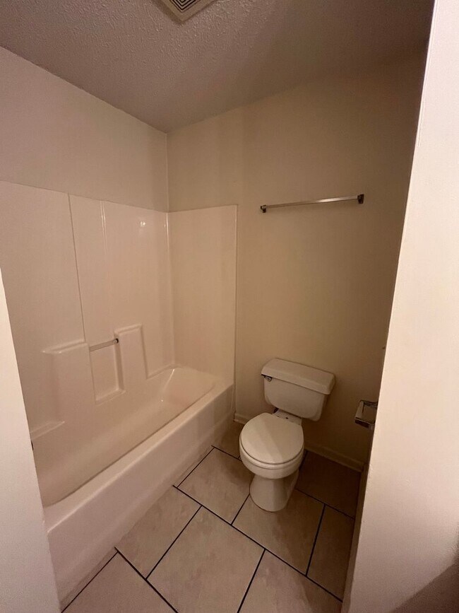 Building Photo - 441 AdmiralsWalk Dr