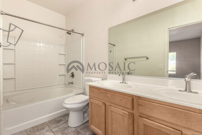 Building Photo - 6118 E Valley View Dr