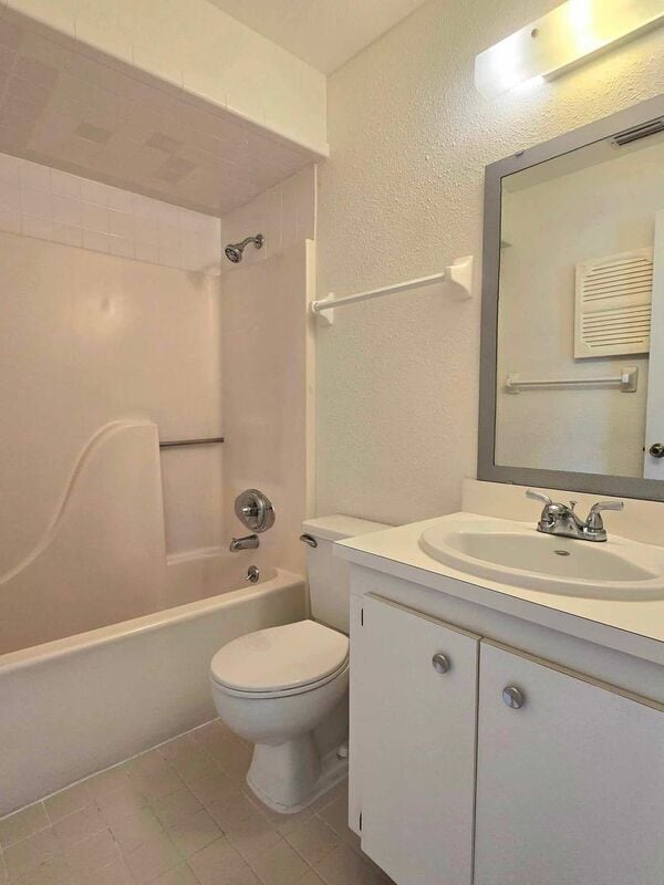 Building Photo - 3922 Spoonbill Ct