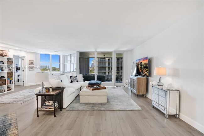 Building Photo - 1340 S Ocean Blvd