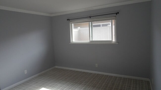 Building Photo - Nicely Updated 1 Bedroom 1 Bathroom, Coco ...