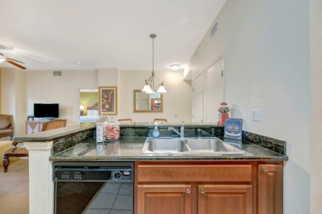 Building Photo - 8101 Resort Village Dr