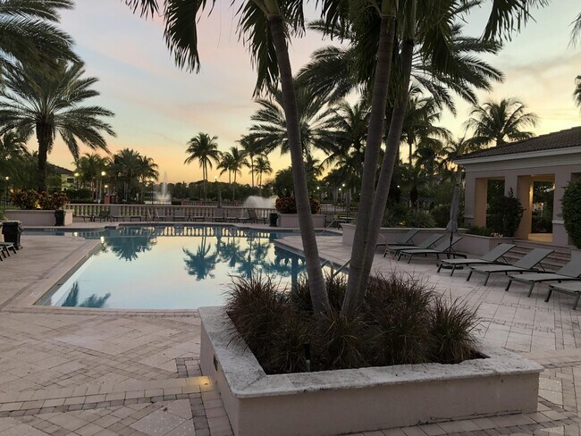 Building Photo - 3023 Alcazar Pl
