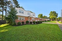 Building Photo - 150 Huntington Dr