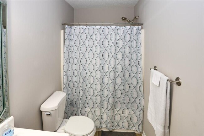 Building Photo - 7116 Blairs View Dr