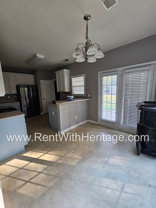 Building Photo - Gorgeous 4bd/ 2.5 Bath / Attention to Detail / Popular Menlow Station / Swim/ Tennis/ Direct Acce...