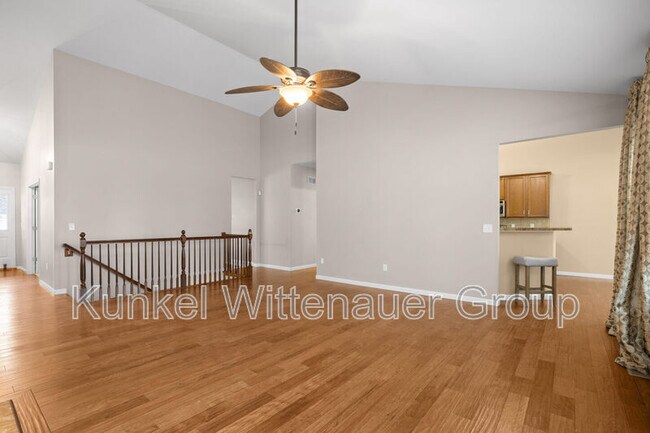 Building Photo - 105 Forest Oaks Dr