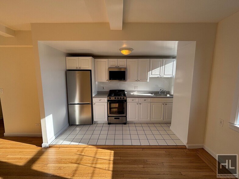 Building Photo - AMSTERDAM AVENUE