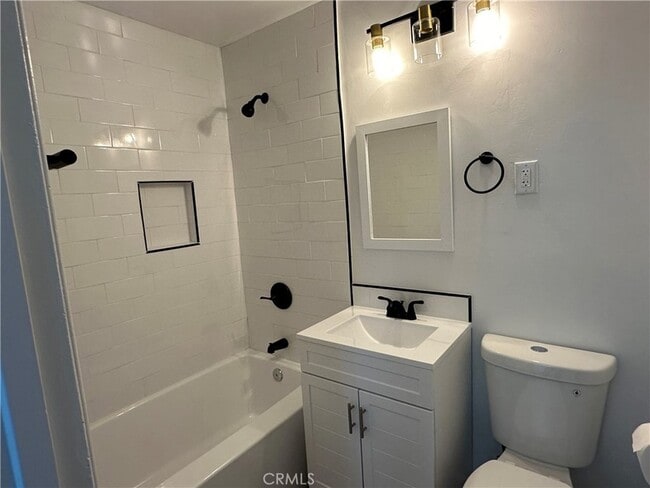 Building Photo - 7827 Maynard Ave