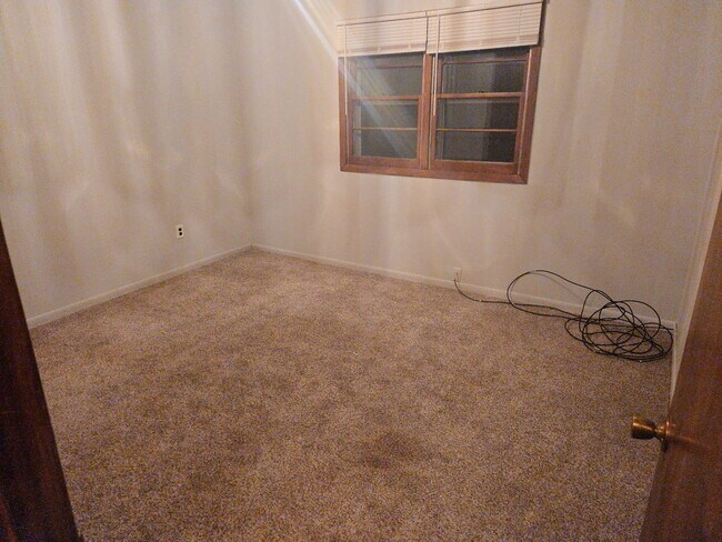 Building Photo - 607 W Bluff St