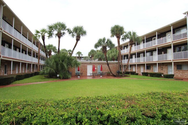 Building Photo - 600 Scenic Hwy
