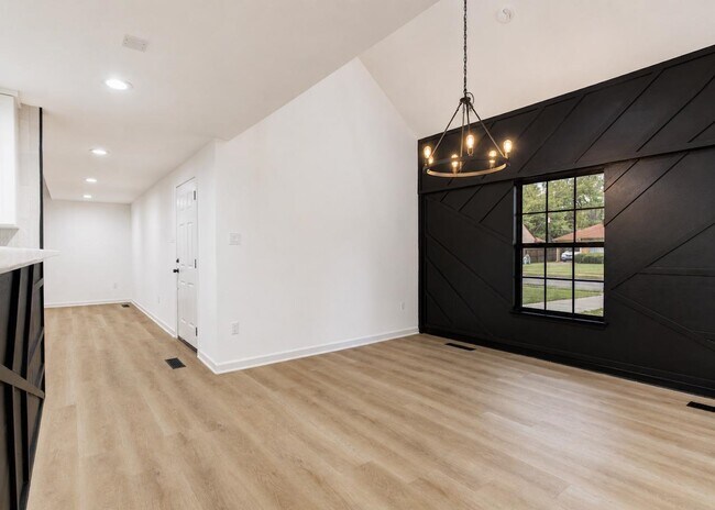 Building Photo - 3116 Domar St