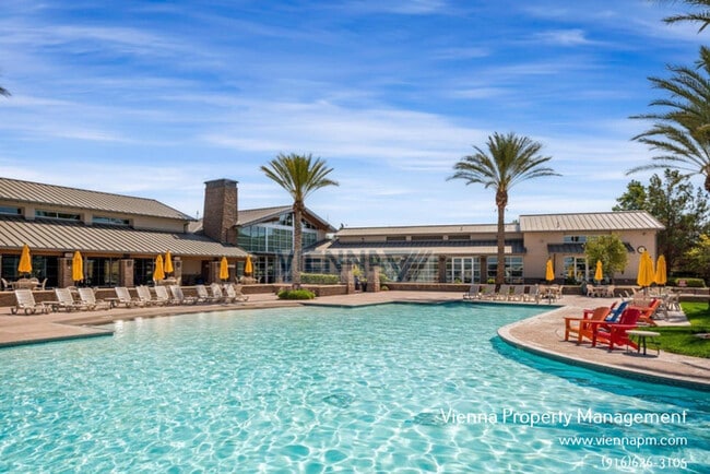 Building Photo - 829 Courtyards Loop