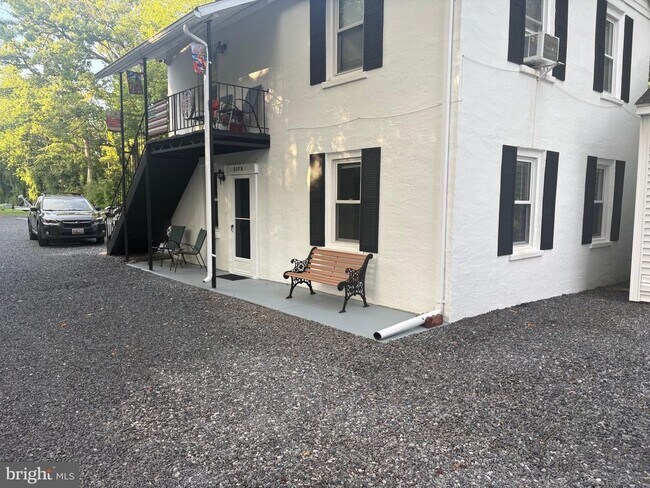 Building Photo - 317 South Dr