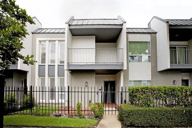 Building Photo - 1300 Augusta Dr