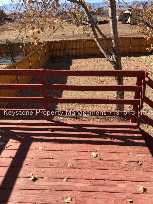 Building Photo - 486 W Bellflower Dr