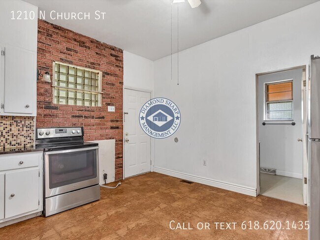 Building Photo - 1210 N Church St