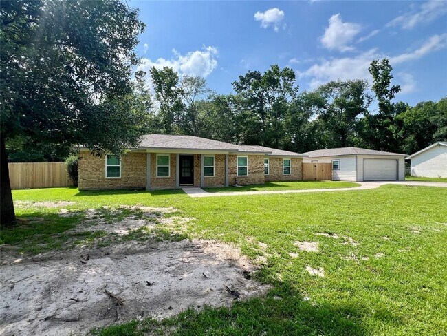Building Photo - 17 N Linnwood Dr